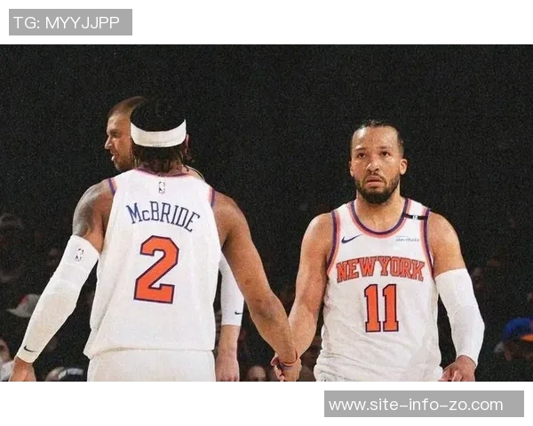 杰伦布朗单节狂砍14分难救主全场贡献24分6板5助显孤立无援