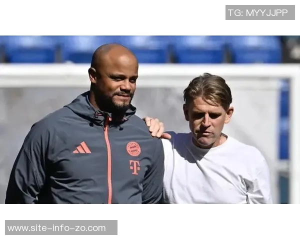 拜仁高层与孔帕尼今夏欲引西蒙斯交易遭赫内斯否决 拜仁高层与孔帕尼今夏欲引西蒙斯交易遭赫内斯否决